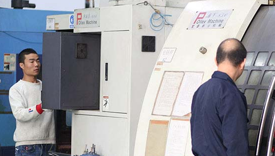 在深圳怎么選擇專業(yè)的模具開模廠呢？