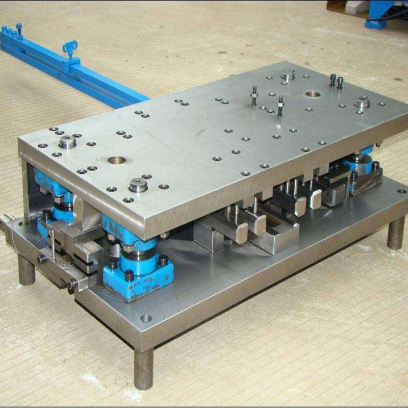 沖壓模具分類與行業(yè)術語，基礎要了解！